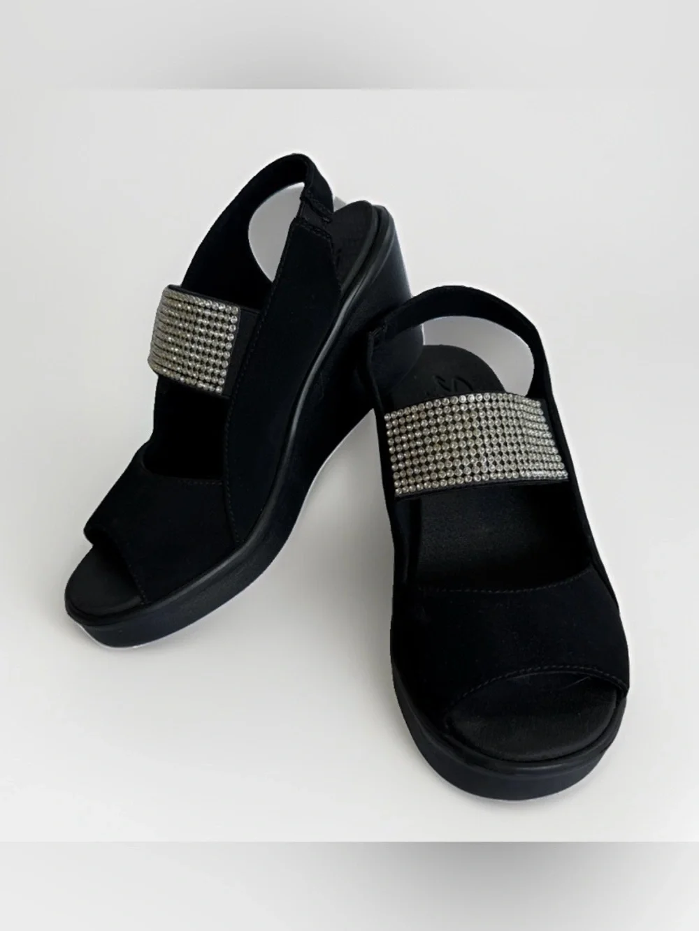 Skechers Luxe Foam Womens 7 Black Rhinestone Wedge Sandals Slingback Open Toe